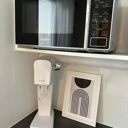 Apartmán Stunning Center With Balcony 37 M2 *