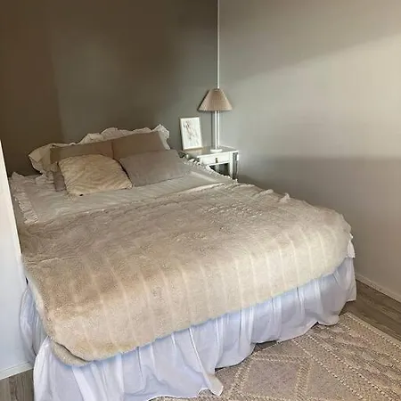 Stunning Center With Balcony 37 M2 *